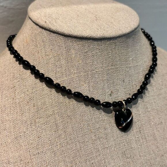 NWOT 14K Gold Clasp Black Onyx &Black Coral Heart Pendant Beaded Necklace 14.5" - Picture 2 of 4